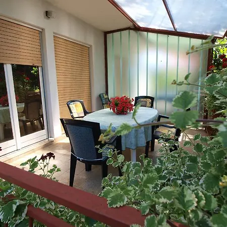 Apartment Roza 712